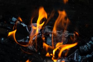 Kominek z płaszczem wodnym - dobry sposób na ogrzewanie domu?